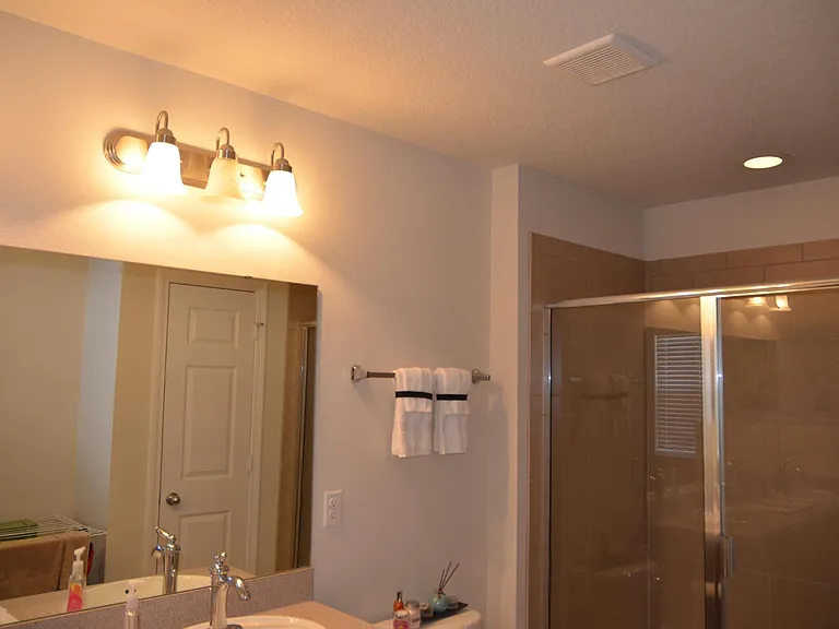 213 Silverglen Ln — Photo 9