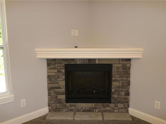 3rd image of 5019 University Dr