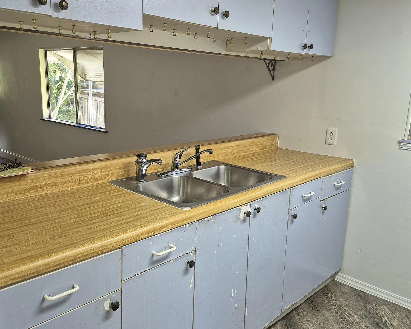 3 bed, 1.5 bath, 940 sqft, $1,200 — Photo 4