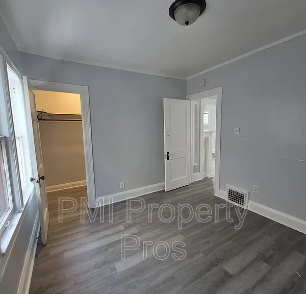 2517 W Hadley St — Photo 17