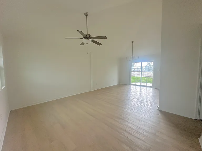 427 S Nickens Ave — Photo 6