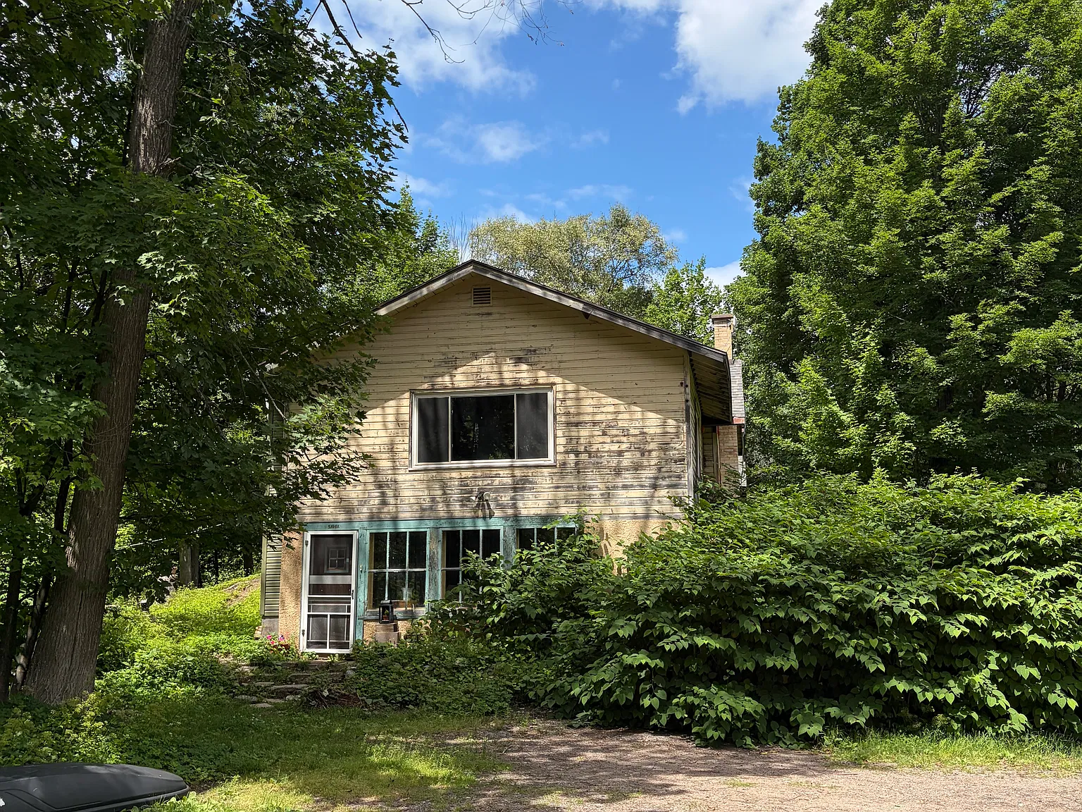 2 bed, 1.5 bath, 1001 sqft, $1,400 — Photo 1