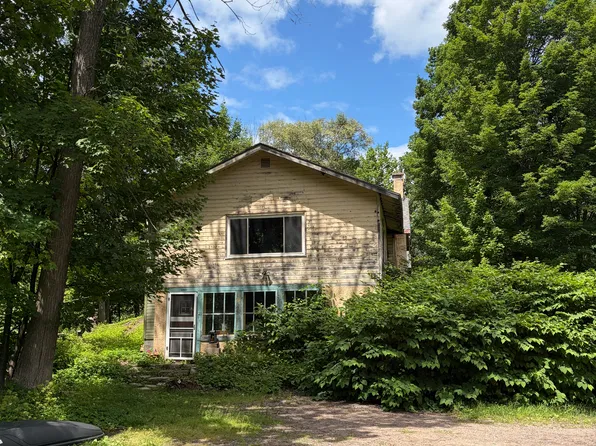695 Deertrack Vlg Cabin 5, Marquette, MI 49855