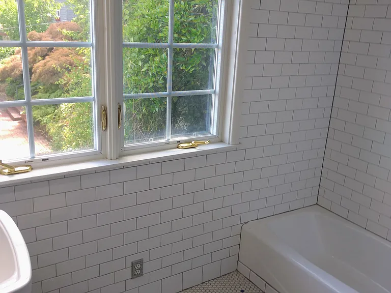 7234 SW Brier Pl — Photo 9