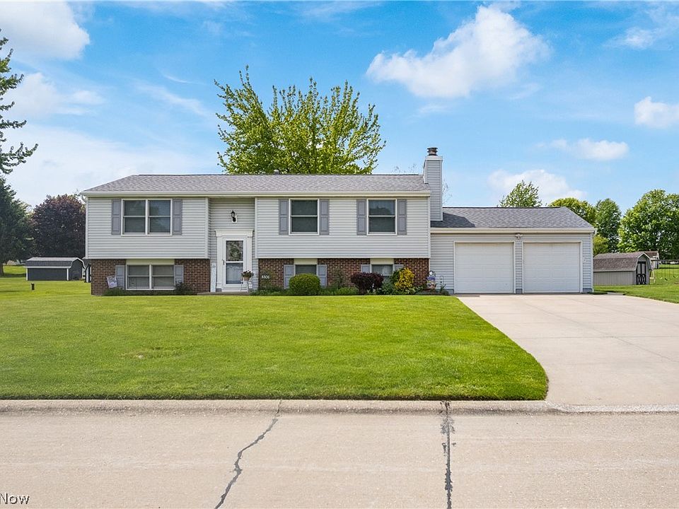 1st image of 4506 Honeysuckle Dr