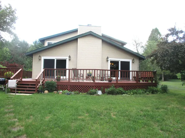 272 Carriage Rd, Montello, WI 53949
