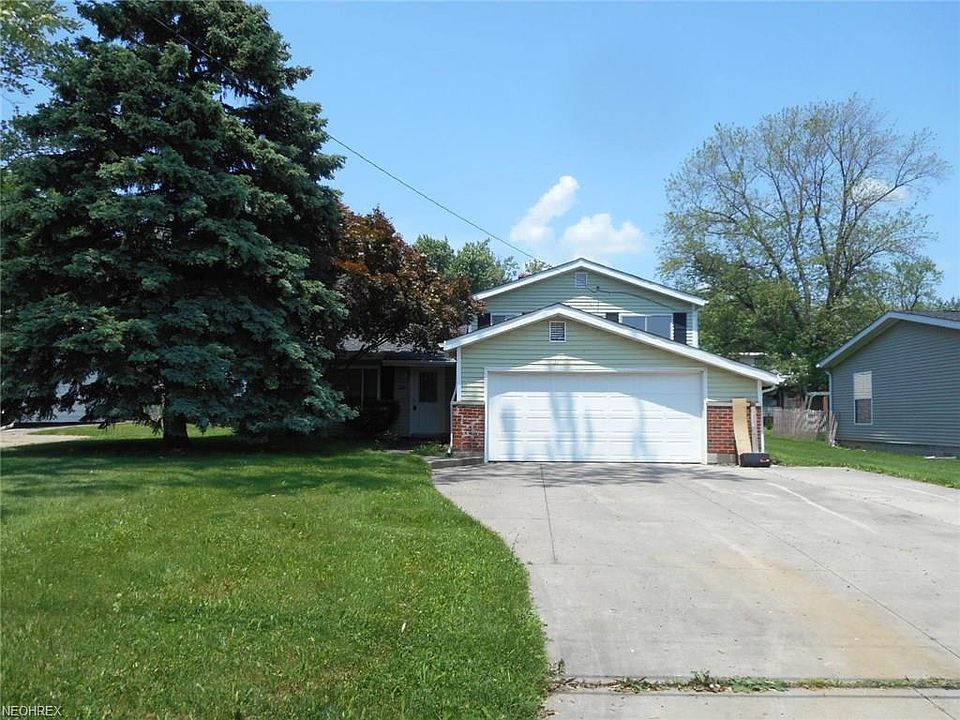1st image of 35 Rosewood Ave