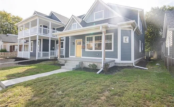 1709 Woodlawn Ave