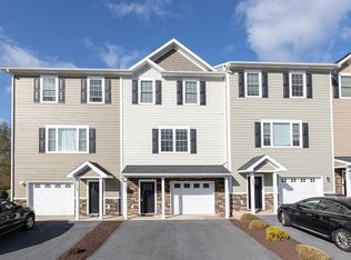 1242 Bluemoon Dr, Harrisonburg, VA 22801