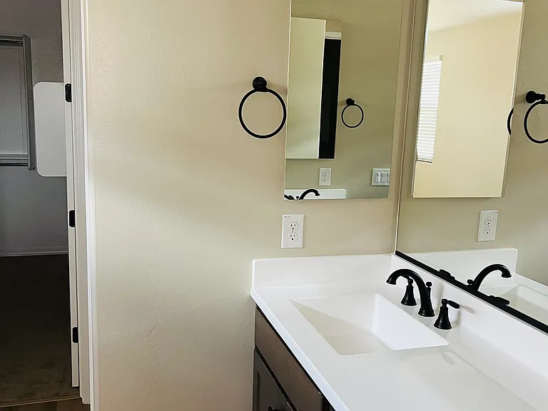946 W Macaw Dr — Photo 21