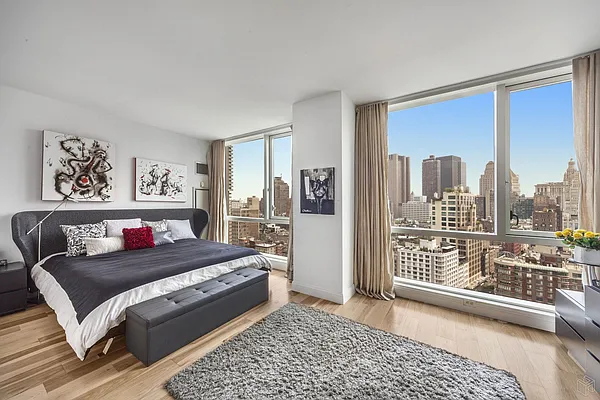 Rented by Halstead Real Estate | media 4