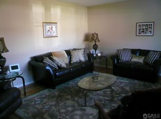 526 Hancock St, Middlesex, NJ 08846