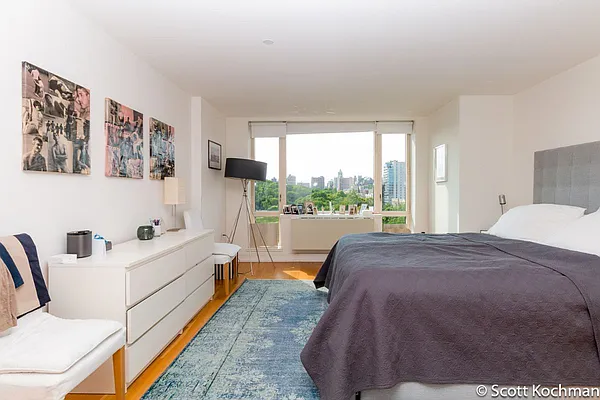 Rented by Level Group | media 5