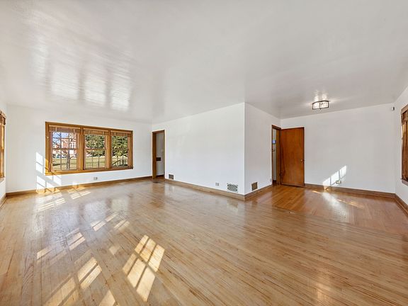5th image of 8201 S La Salle St
