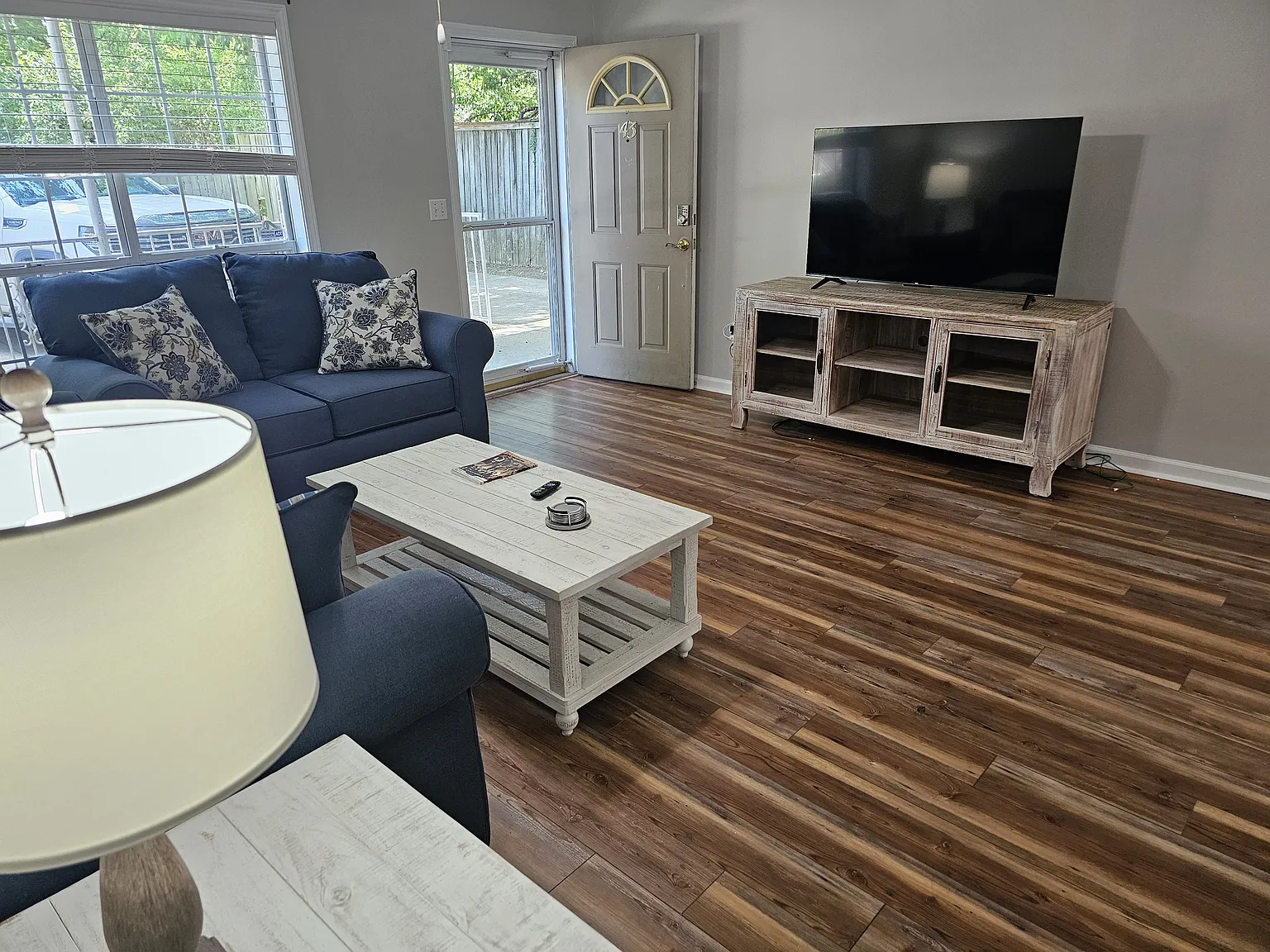 2 bed, 1160 sqft, $2,300 — Photo 2