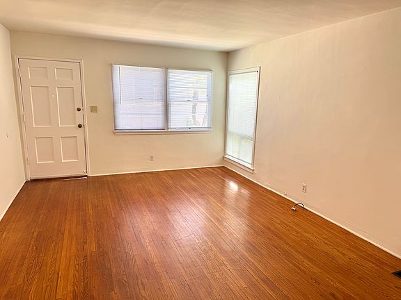 5th image of 1037 Ocean Park Blvd #A