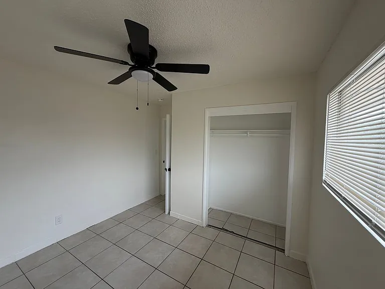 640 W 20th St #8 — Photo 6