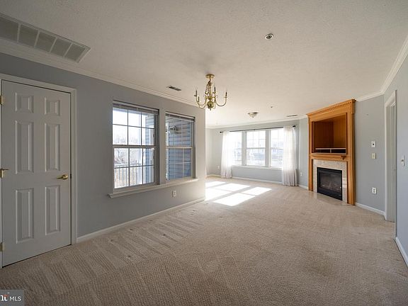 5th image of 45521 Westmeath Way Unit E13