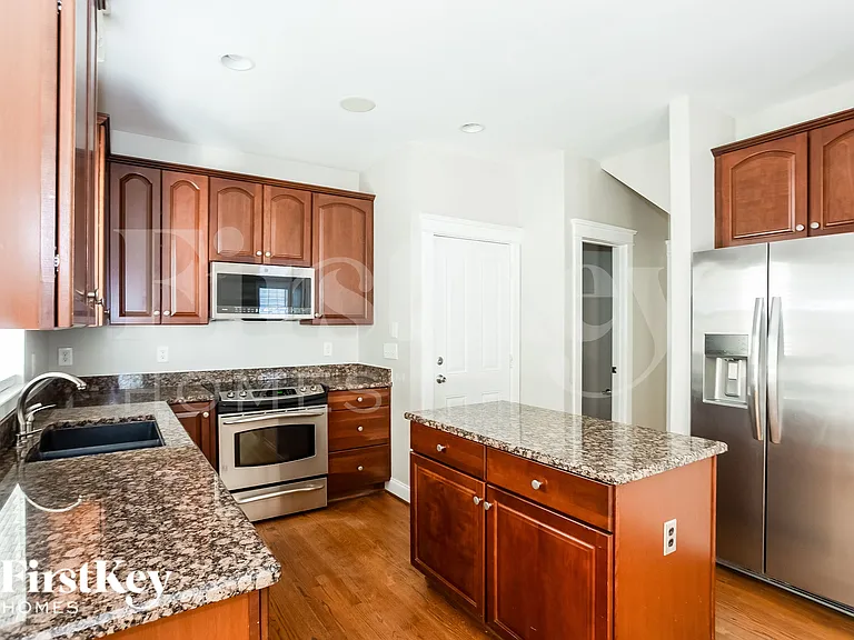 125 E Fenway Ave — Photo 8