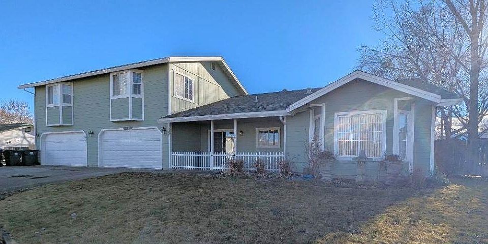 1st image of 704-430 Anita Dr