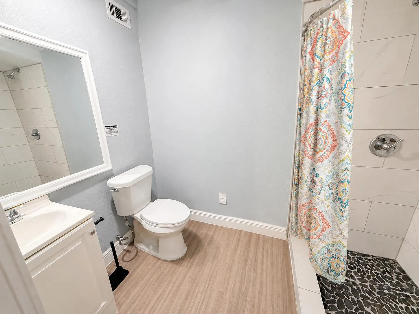 4 bed, 4.0 bath, 1975 sqft, $1,027 — Photo 3