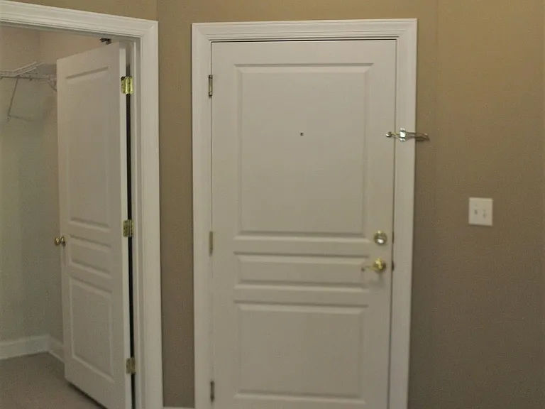 1621 Providence Glen Dr — Photo 10