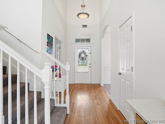 3rd image of 8702 E 110th Ct