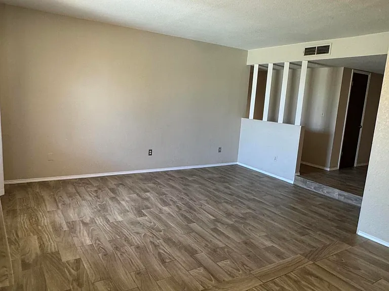 3468 E Hearn Rd — Photo 9