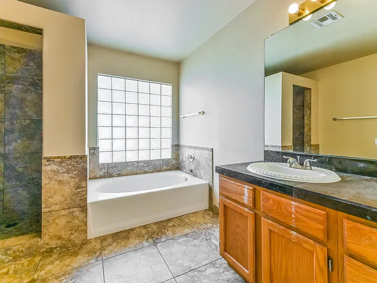 1370 W Gary Dr — Photo 11