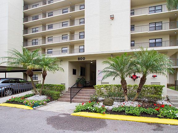 2nd image of 900 Cove Cay Dr Unit 3B