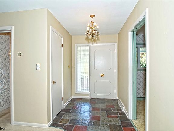 2nd image of 3330 Fairhill Dr