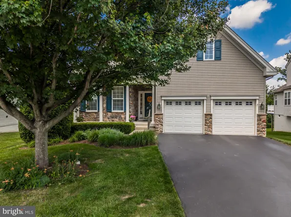 228 Gaston Ln, Coatesville, PA 19320