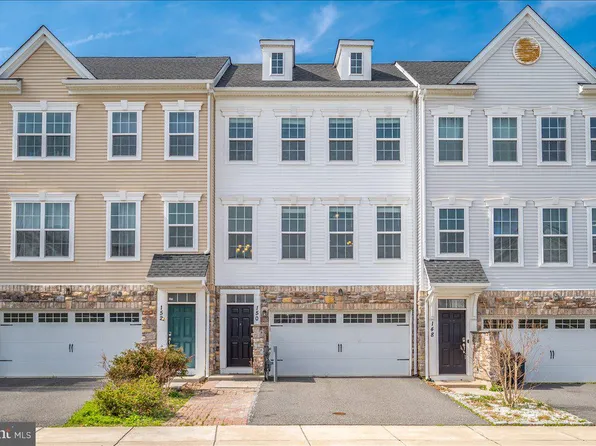 150 Jenny Dr, Bear, DE 19701