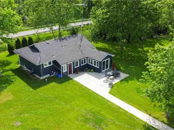551 Mud St E, Grimsby, ON L3M 0K3