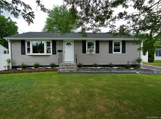 39 Old Farm Dr, Newington, CT 06111