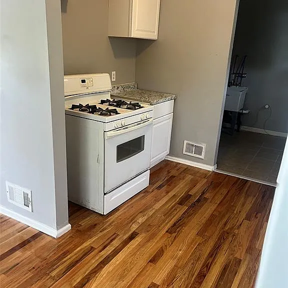 6342 Harold St — Photo 4