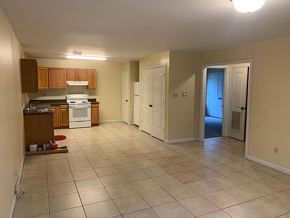 2nd image of 108 Vieux Orleans Cir APT C
