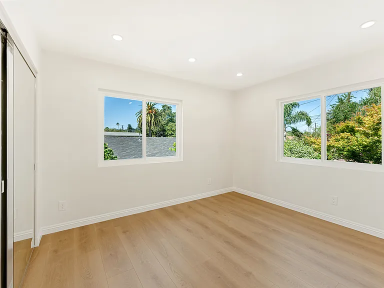 1609 San Pascual St — Photo 2