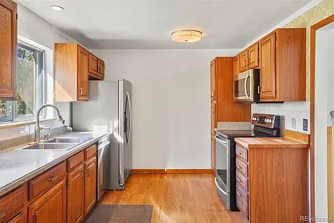 3rd image of 284 S Lafayette St #8