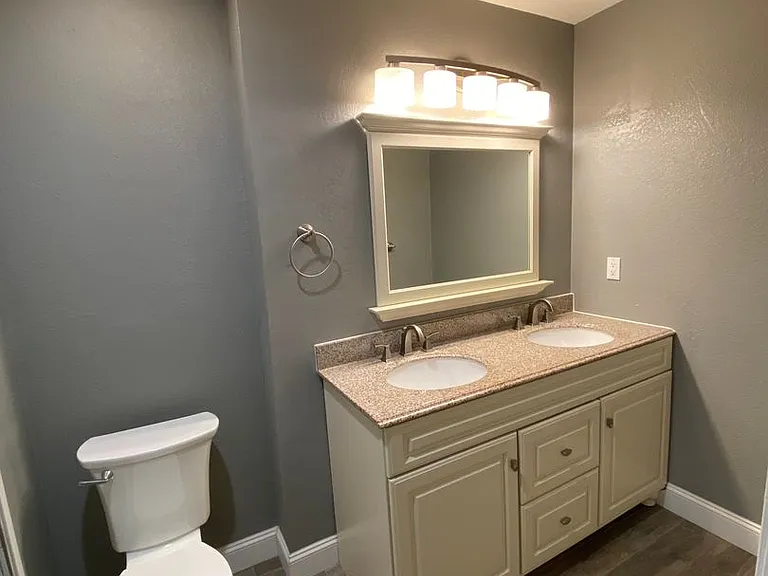 934 N Kent St — Photo 24