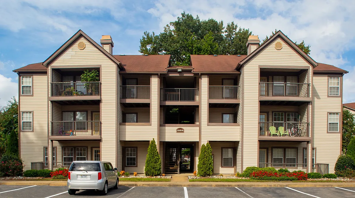Building Photo - Woodbriar Apartment Homes