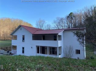 26 Peppermint Ln, Myra, WV 25544
