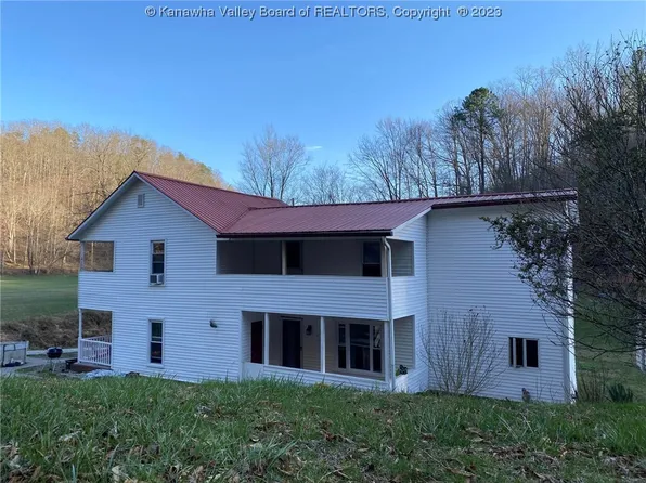 26 Peppermint Ln, Myra, WV 25544