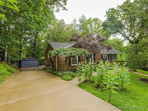 3rd image of 920 Oakland Drive