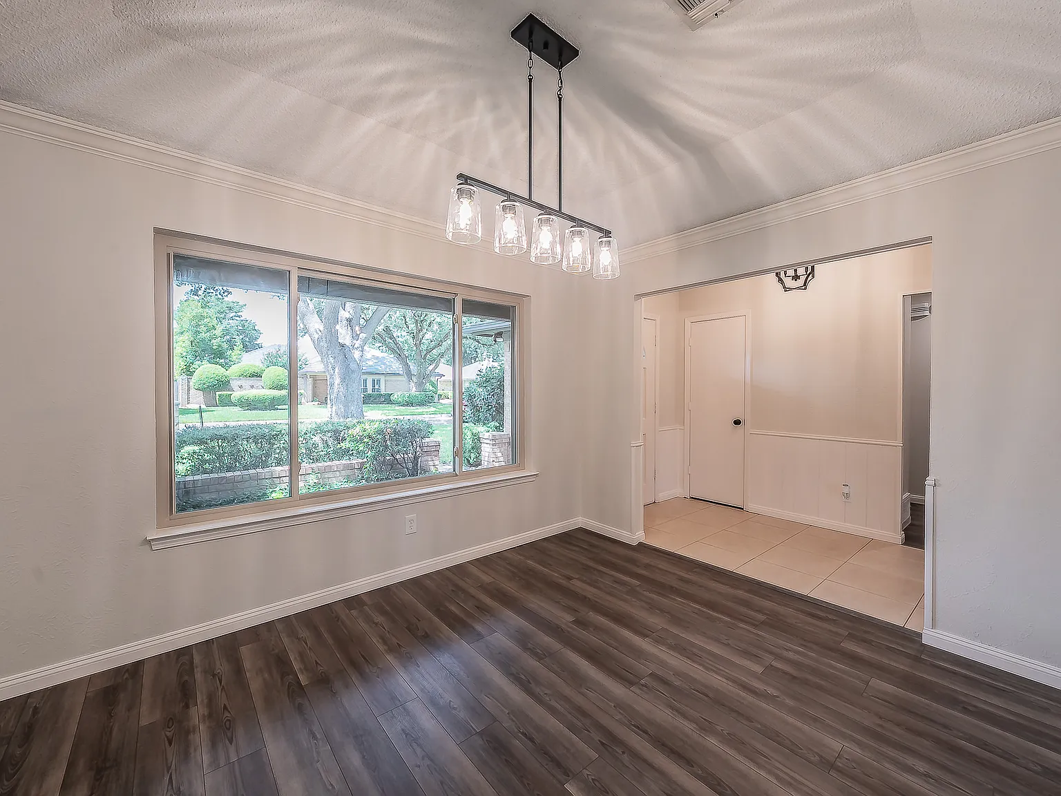 3 bed, 1859 sqft, $2,500 — Photo 4