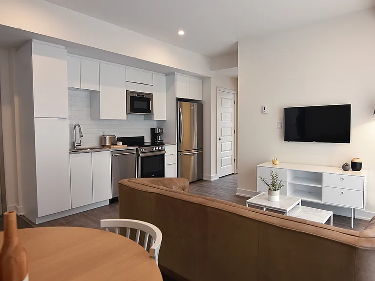 638 Center St — Photo 36