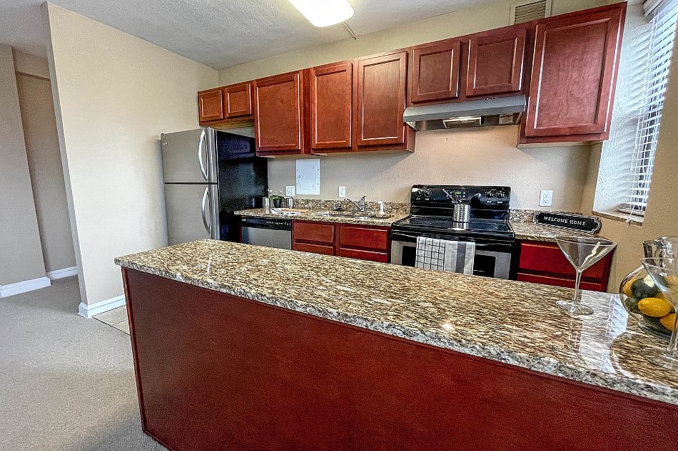 1st image of 4497 Pershing Ave APT 613