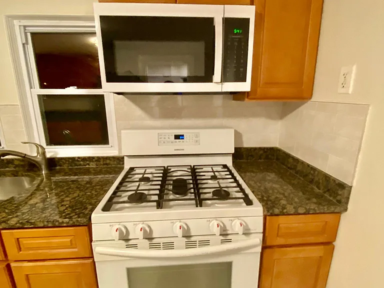 kitchen, microwave