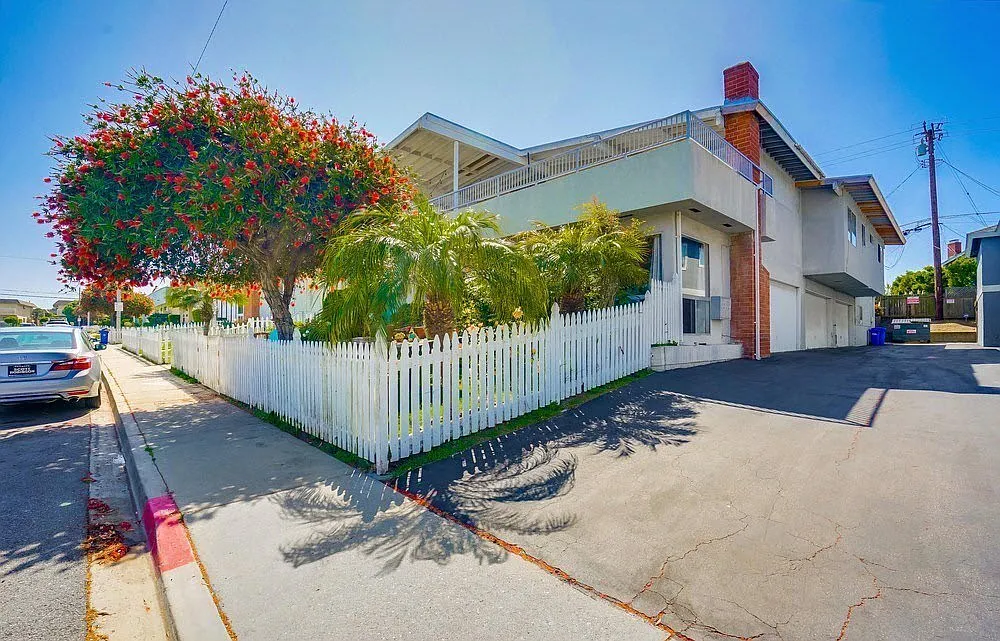1102 Opal St. — Photo 1