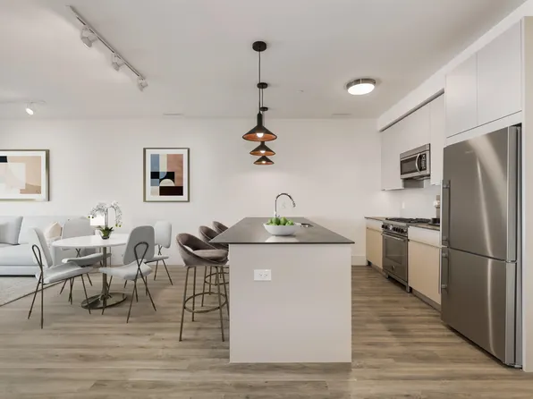 391 Palisade Avenue image 1 of 15